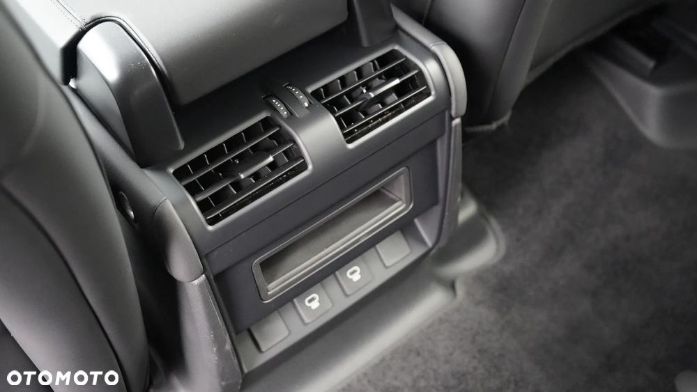 Land Rover Defender 3.0 D250 mHEV S - 24