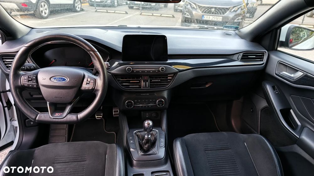 Ford Focus 2.3 EcoBoost ST-3 - 17