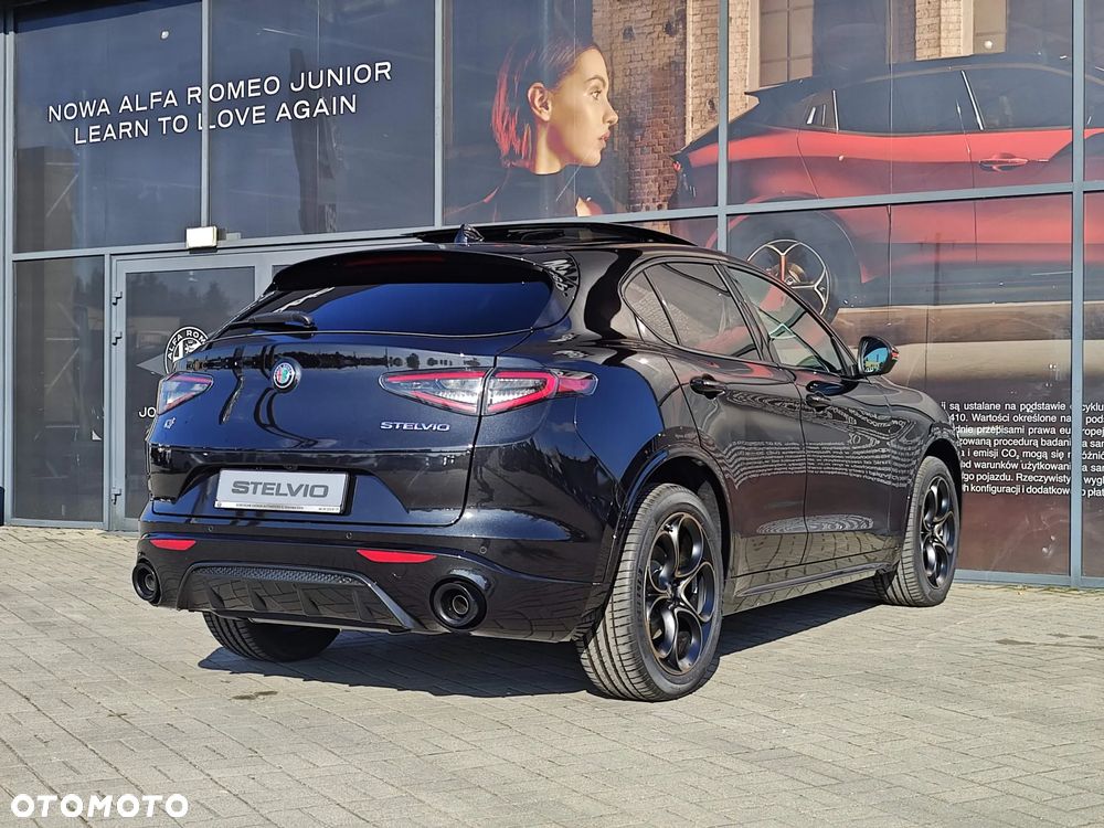 Alfa Romeo Stelvio - 8