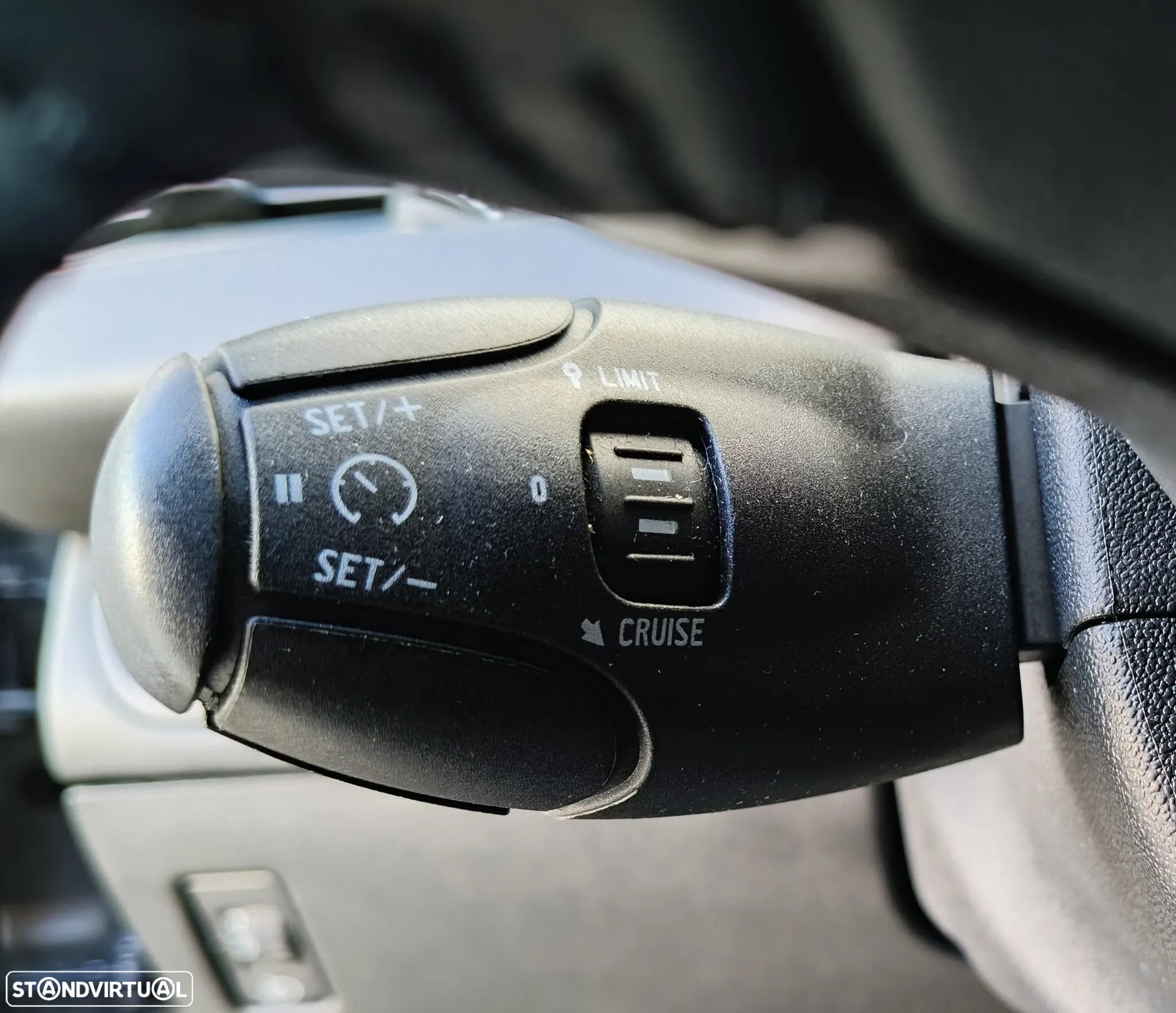 Peugeot 208 1.5 BlueHDi Signature - 15