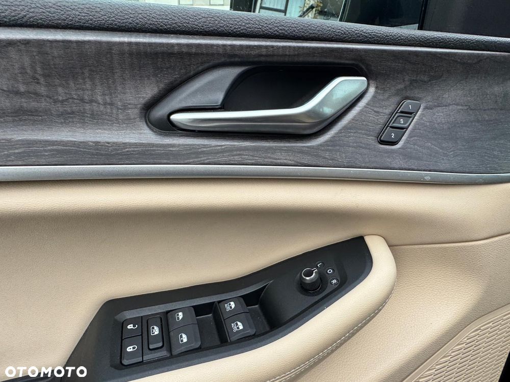 Jeep Grand Cherokee - 26