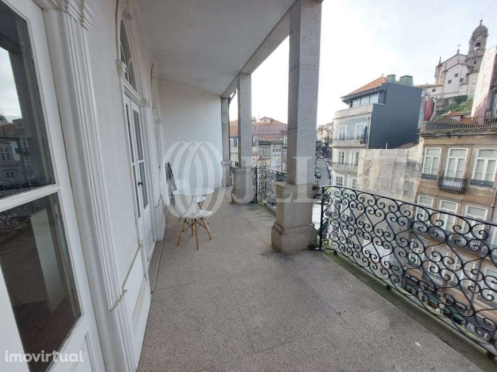 Apartamento T1 Penthouse, em plena baixa do Porto - Grande imagem: 3/16