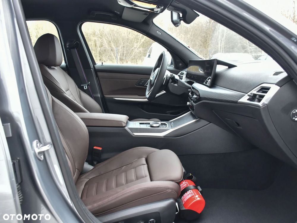 BMW Seria 3 330i M Sport - 19