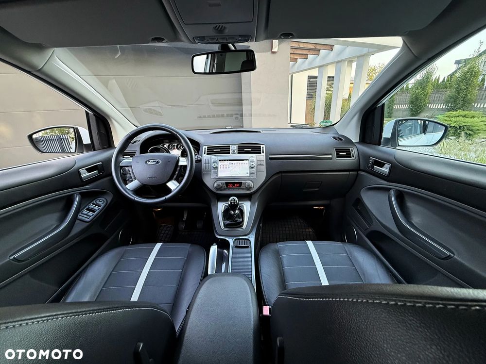 Ford Kuga 2.0 TDCi 2x4 Titanium - 2