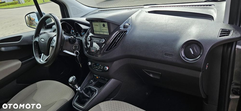 Ford Tourneo Courier 1.5 TDCi Titanium - 5