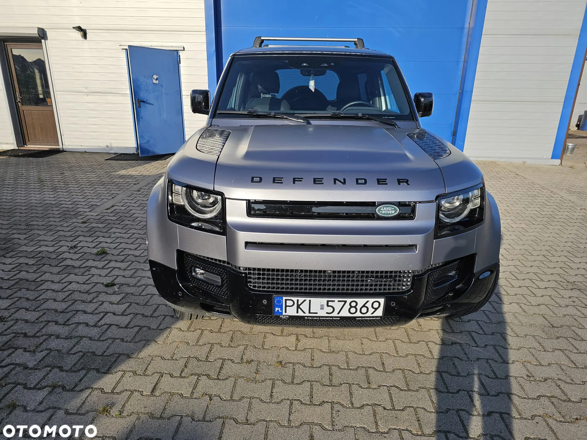 Land Rover Defender - 6