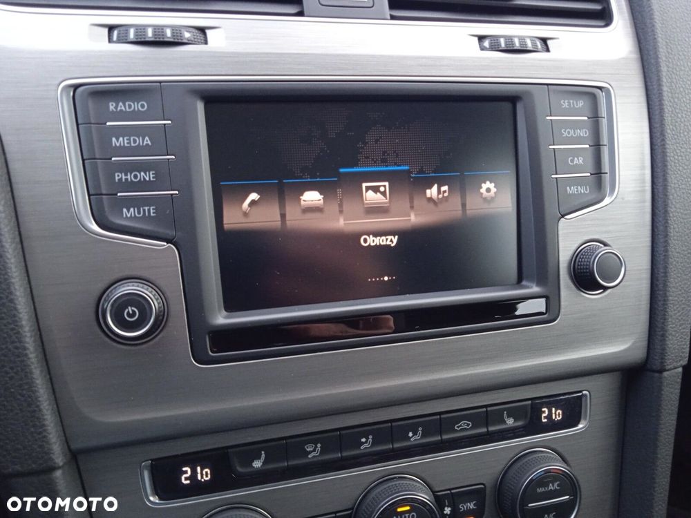 Volkswagen Golf 1.2 TSI BMT Comfortline - 24