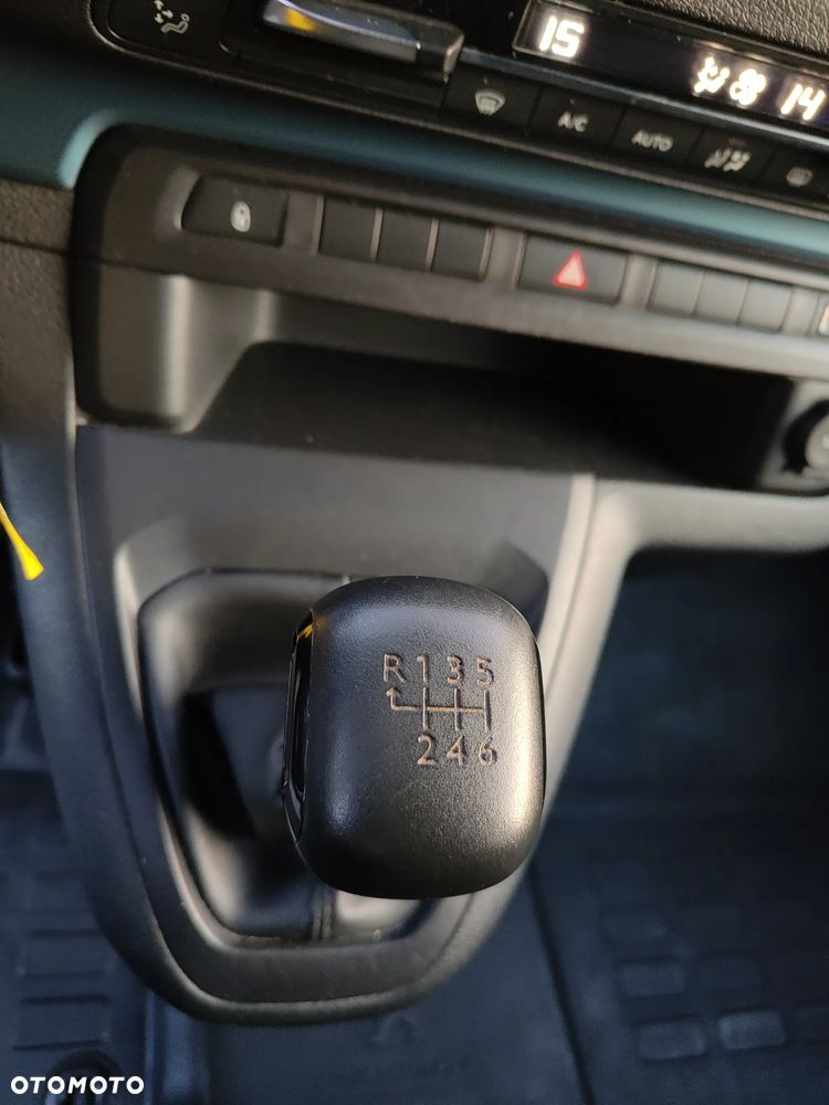 Peugeot Traveller L2 2.0 Active - 25