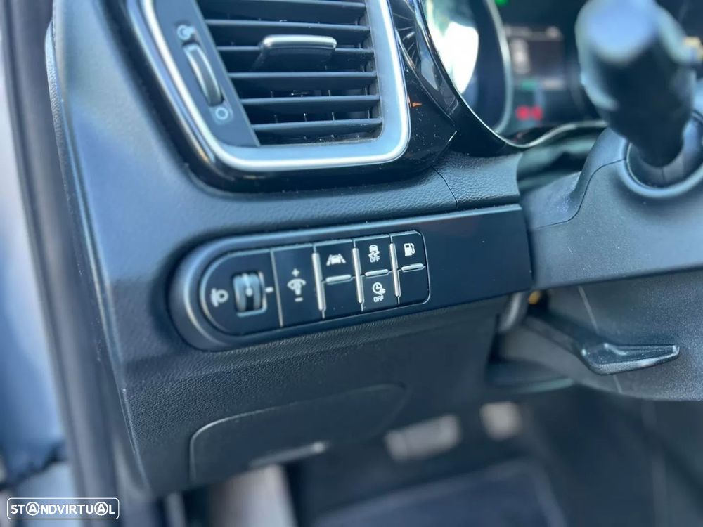 Kia XCeed 1.6 GDi PHEV Drive - 14