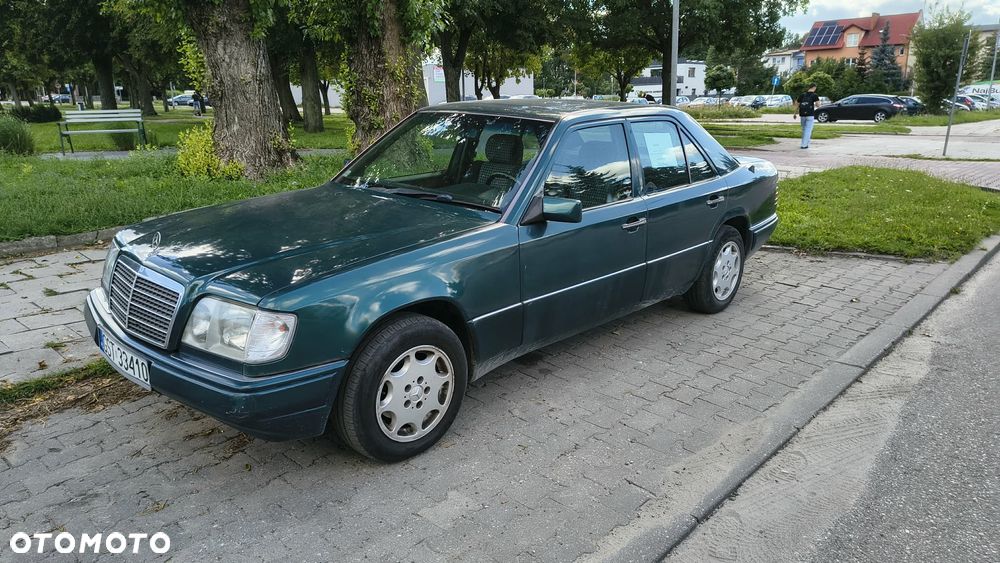 Mercedes-Benz W124