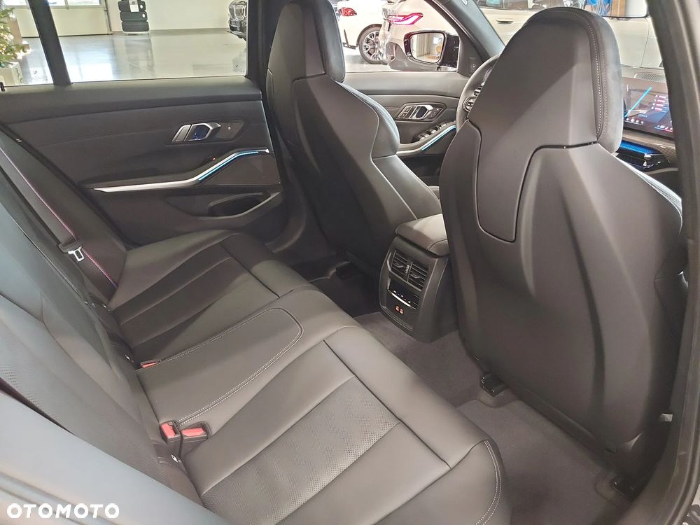 BMW M3 Competition M xDrive - 26