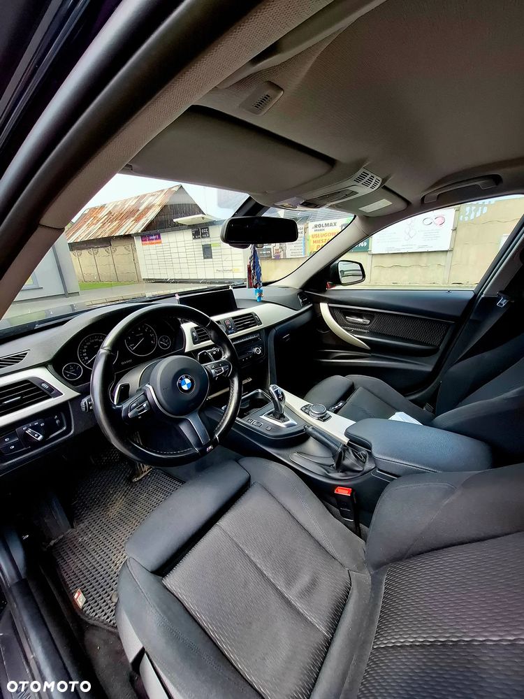 BMW Seria 3 325d Sport - 17