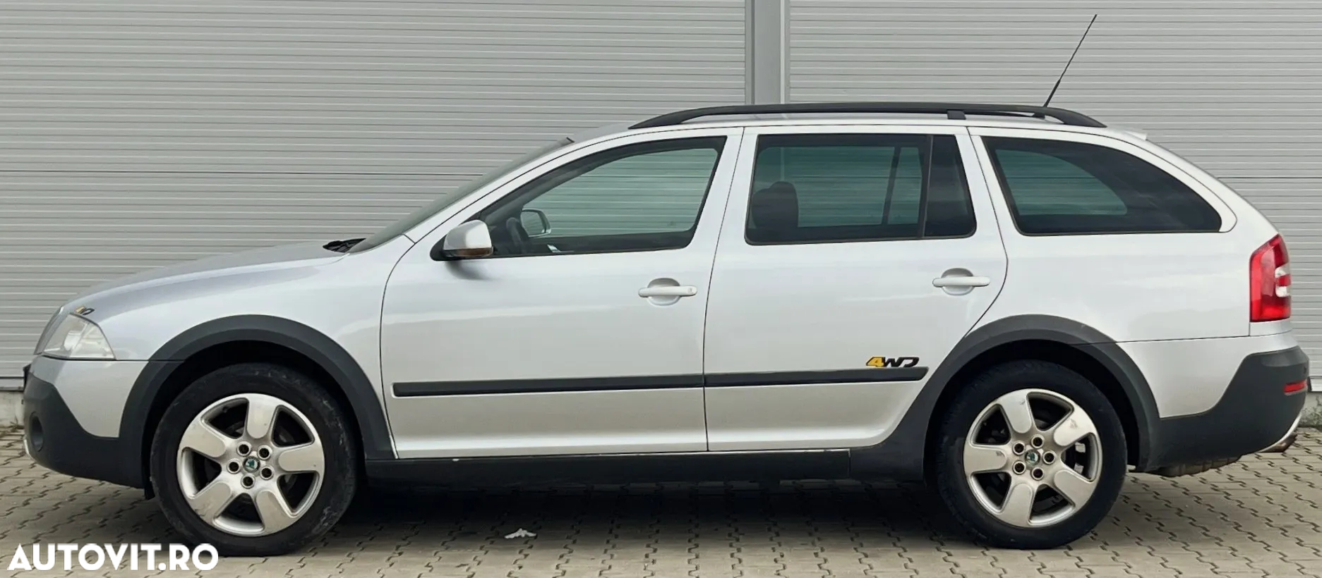 Skoda Octavia Combi 2.0 TDI DPF Scout 4x4 - 6