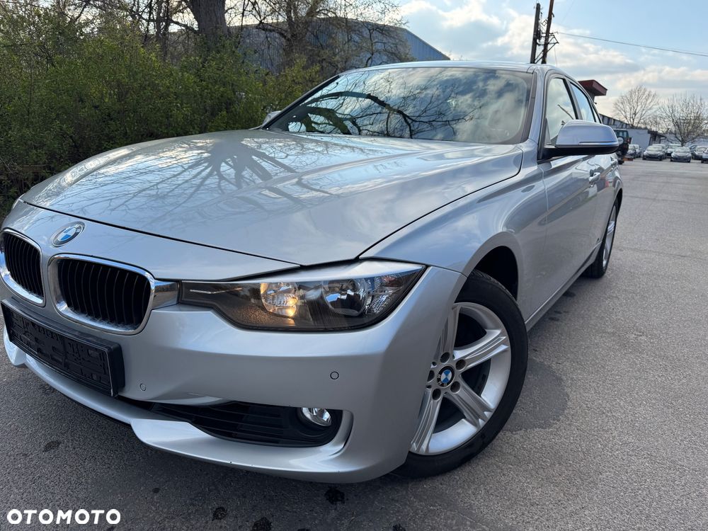 BMW Seria 3 328i xDrive Sport Line - 2