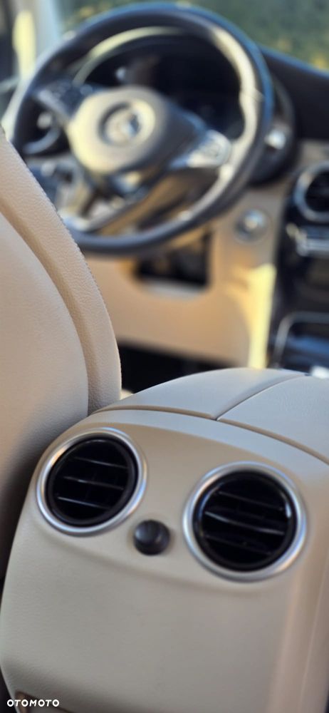 Mercedes-Benz GLC - 24