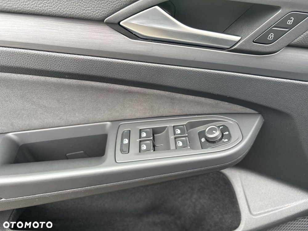 Volkswagen Golf - 13
