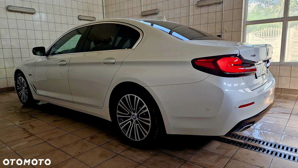 BMW Seria 5 530e M Sport Edition - 4
