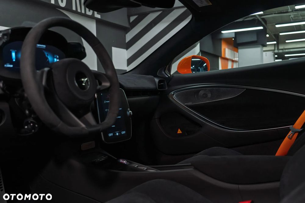 McLaren Artura - 33