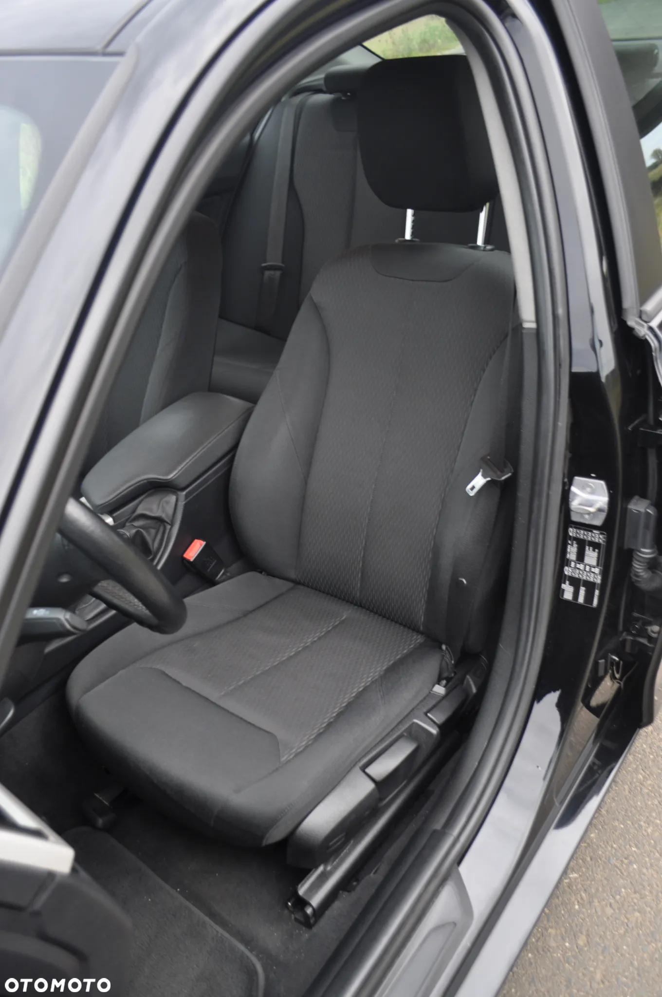 BMW Seria 3 318i - 13