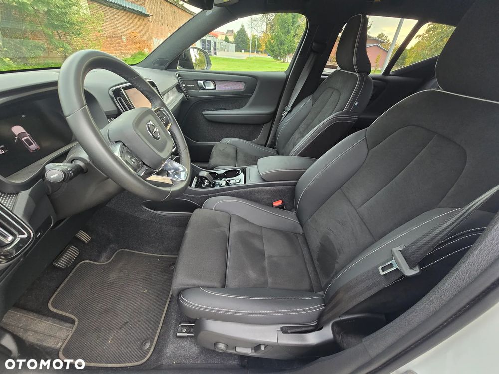 Volvo XC 40 B3 Plus Dark - 8
