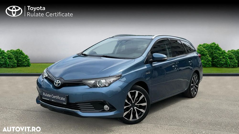 Toyota Auris 1.8 L VVT-i HSD Luna - 2