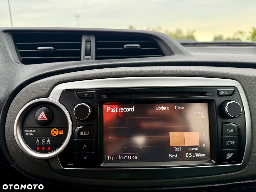 Toyota Yaris 1.33 VVT-i Edition - 24