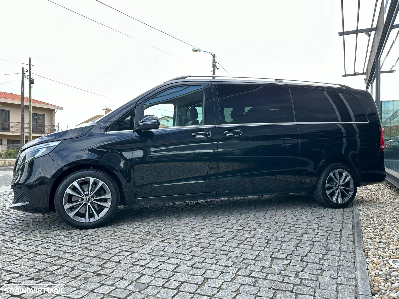 Mercedes-Benz V 300 d Longo Avantgarde - 4