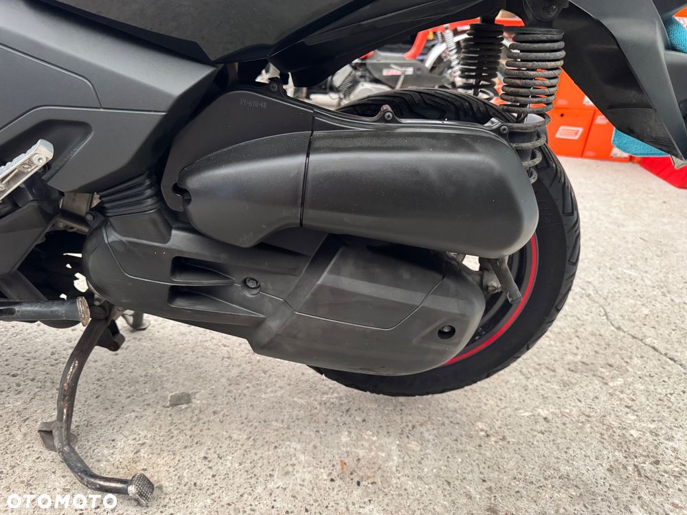 Yamaha X-max - 25