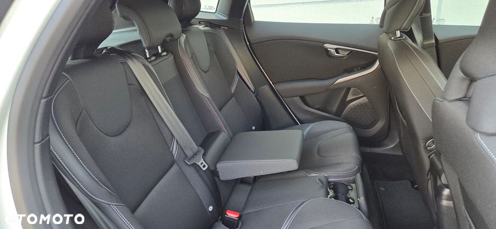 Volvo V40 - 40