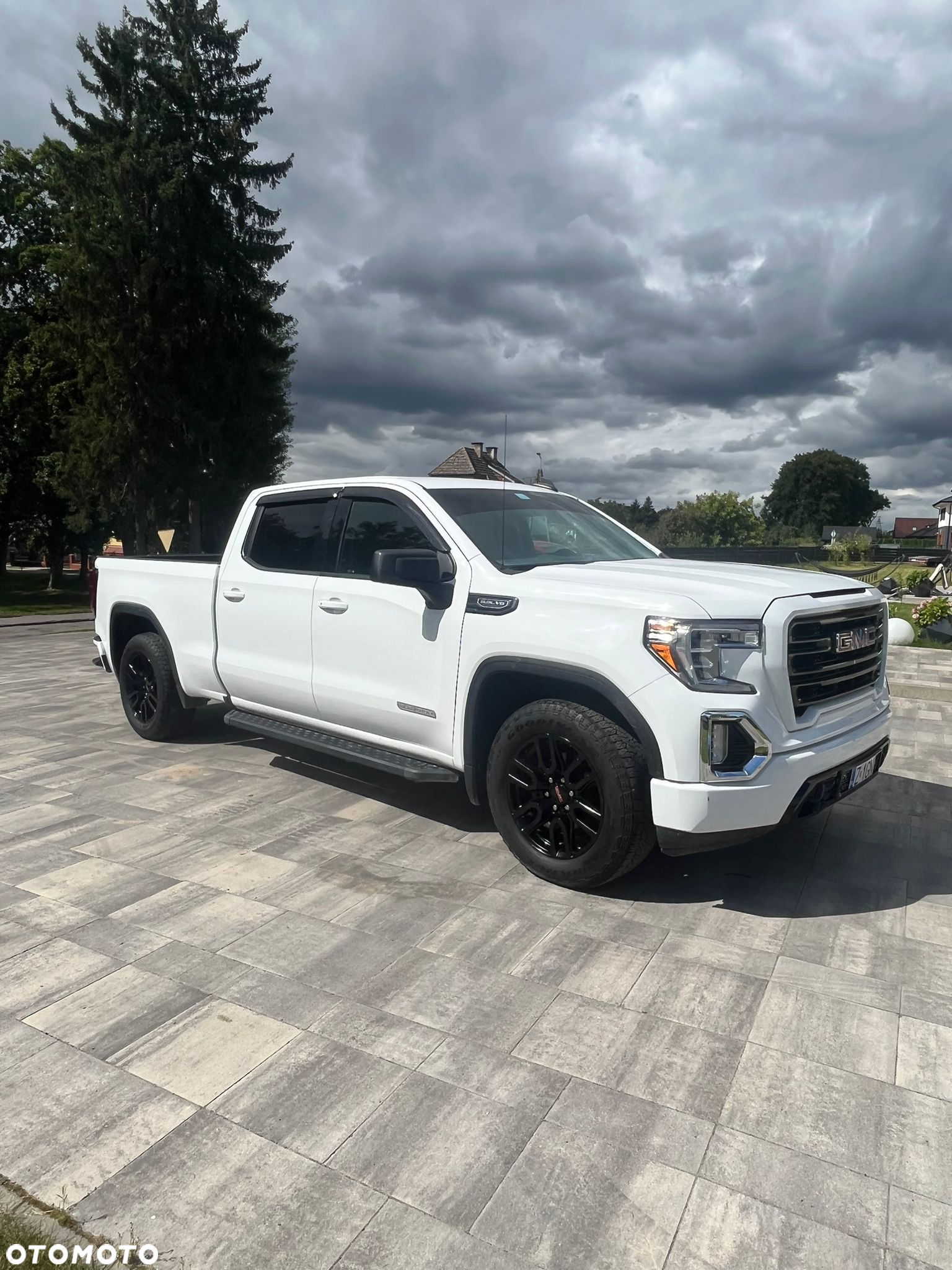 GMC Sierra - 4