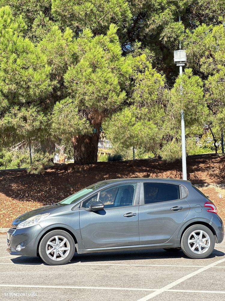 Peugeot 208 1.2 VTi Allure - 3