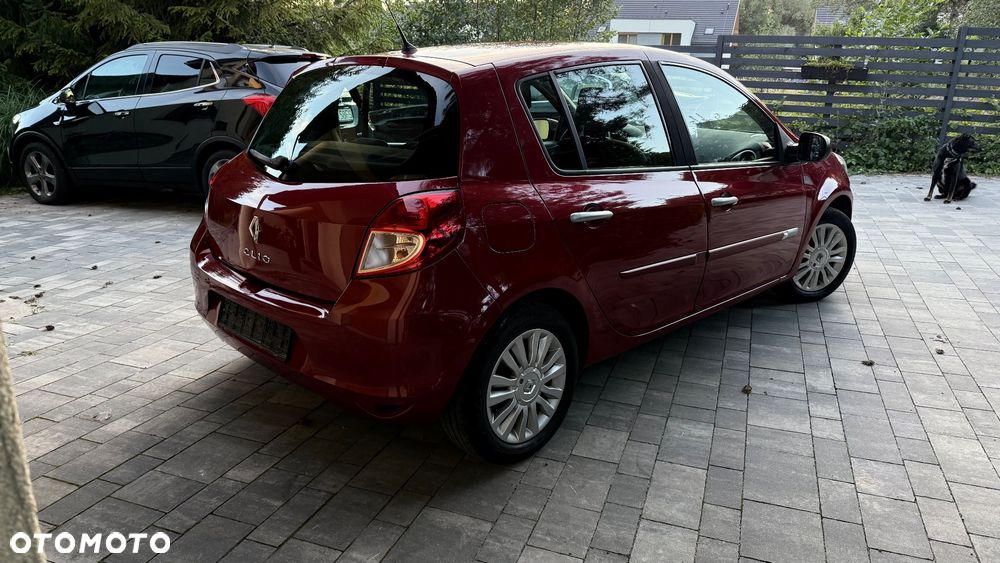 Renault Clio - 8