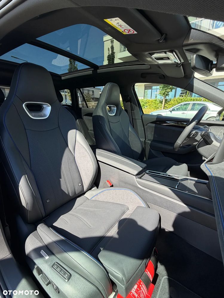 Volkswagen Passat - 12