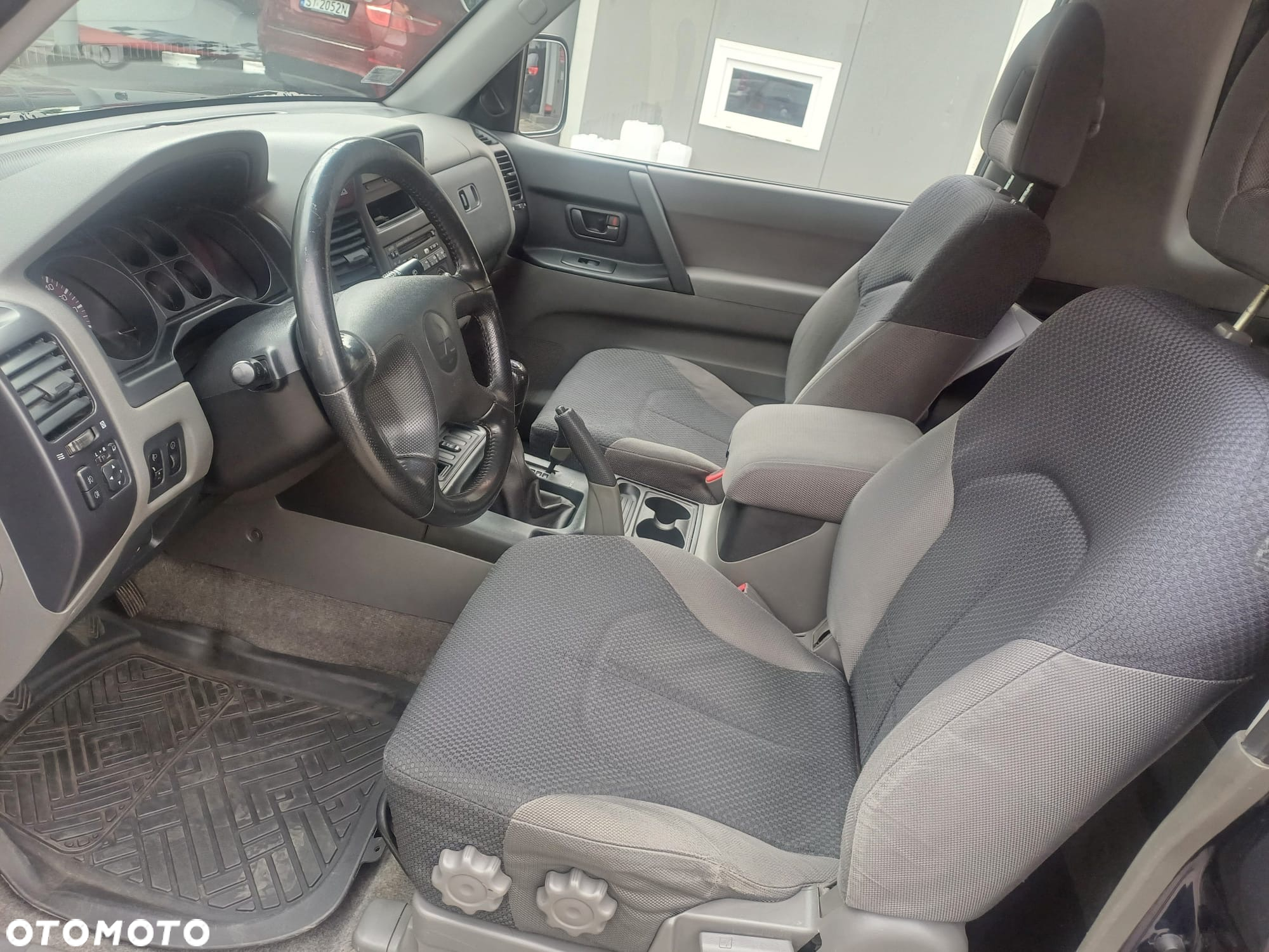 Mitsubishi Pajero 3.2 DI-D Classic - 4