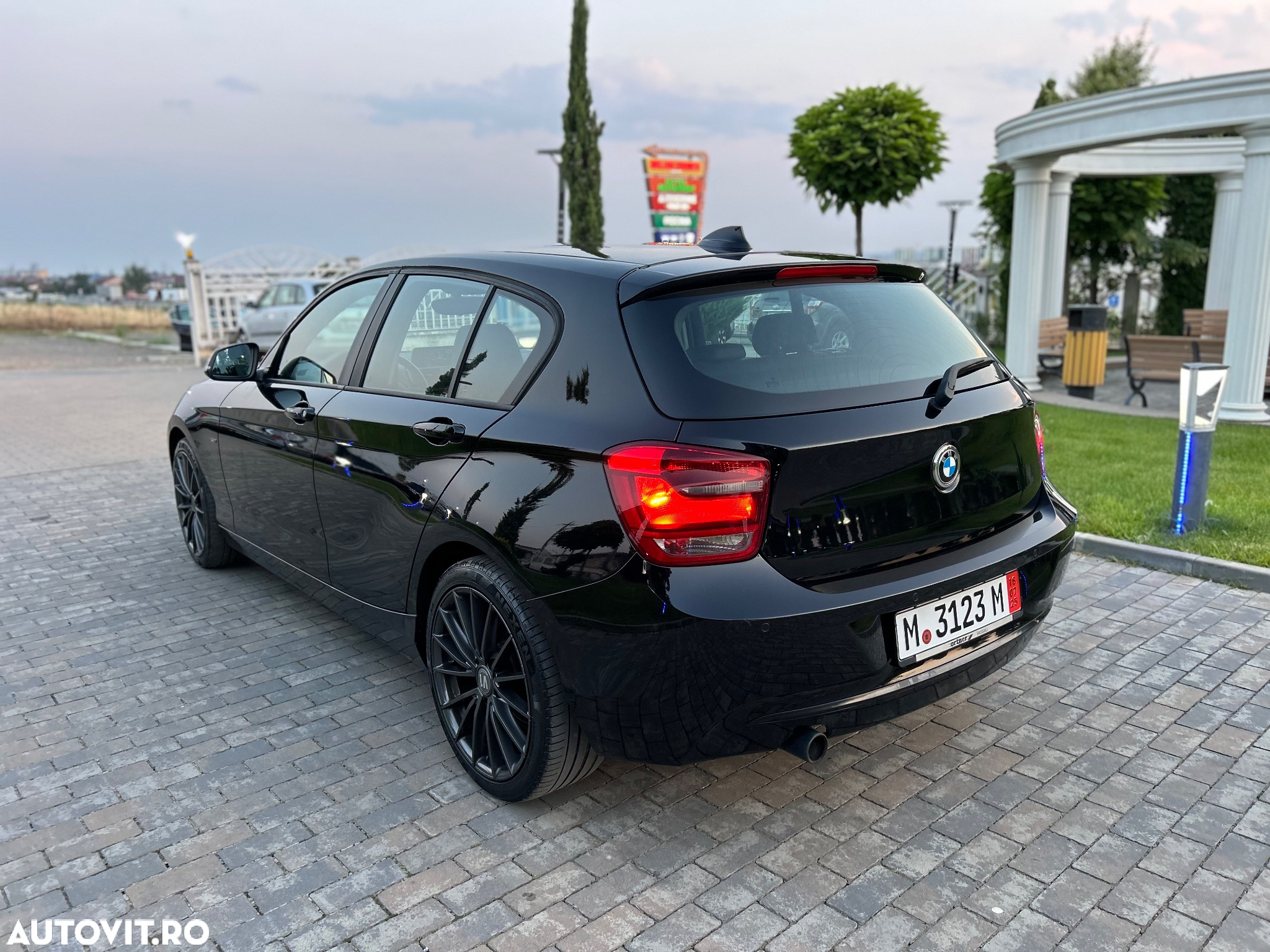 BMW Seria 1 118d Sport Line - 3