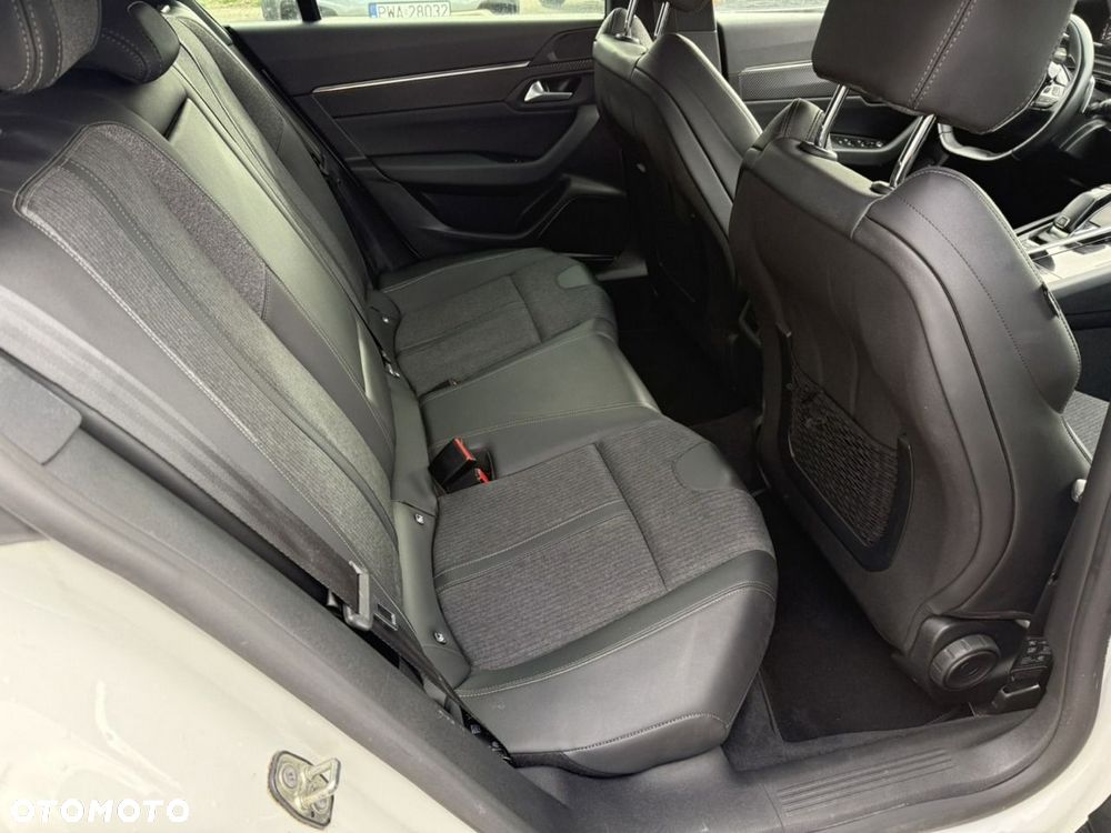 Peugeot 508 BlueHDi 130 EAT8 Allure Pack - 21