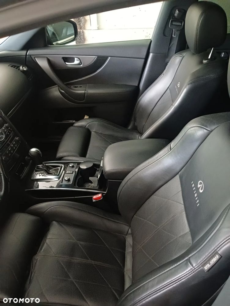 Infiniti QX70 3.0d S Premium - 34