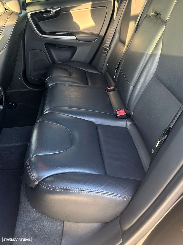 Volvo XC 60 2.0 D4 Dynamic Edition - 9