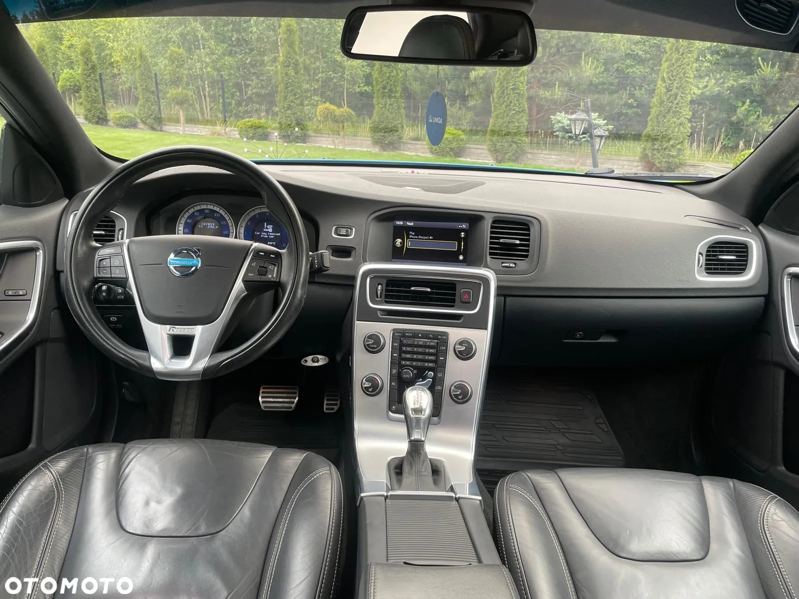 Volvo S60 T6 AWD R-Design - 11