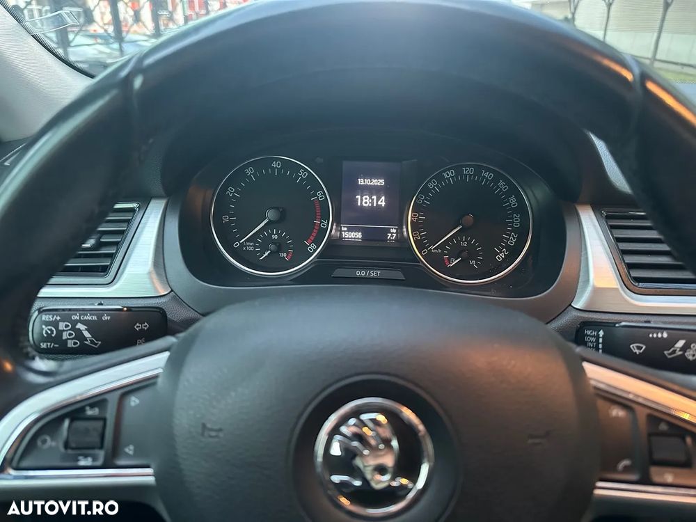 Skoda RAPID 1.2 TSI Ambition - 8