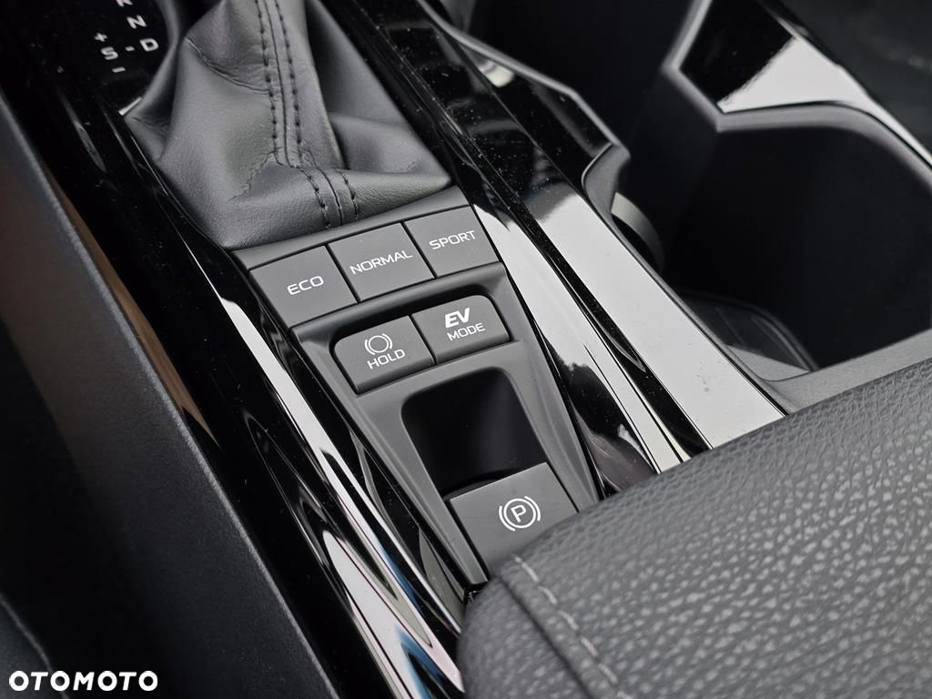 Toyota Camry 2.5 Hybrid Executive CVT - 23