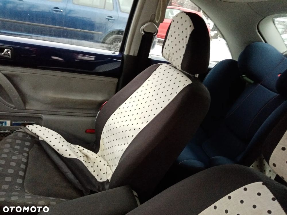 Volkswagen New Beetle - 2