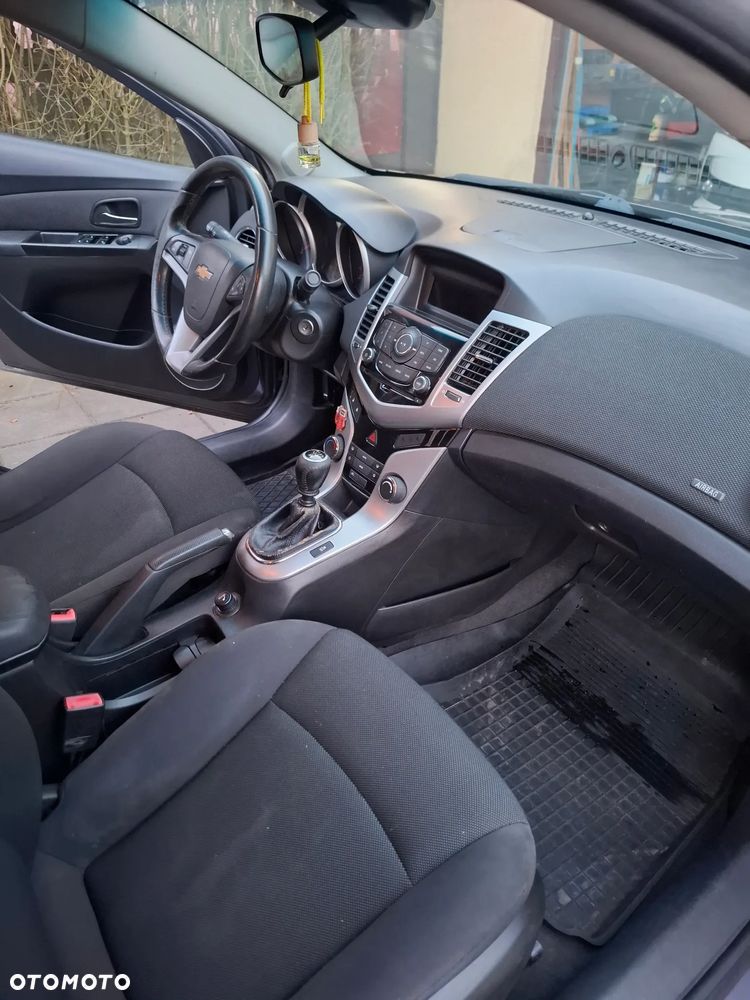 Chevrolet Cruze 1.6 - 2