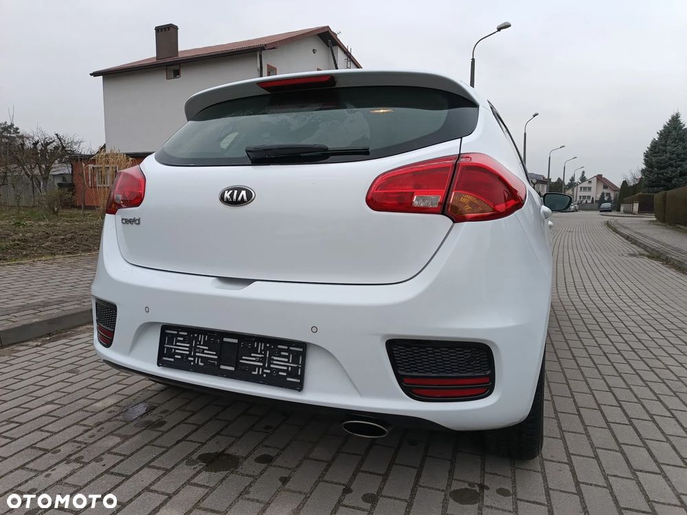 Kia Ceed 1.4 CVVT ISG Dream Team Edition - 10