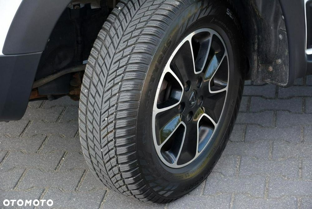 Dacia Duster 1.6 SL Off-Road - 37