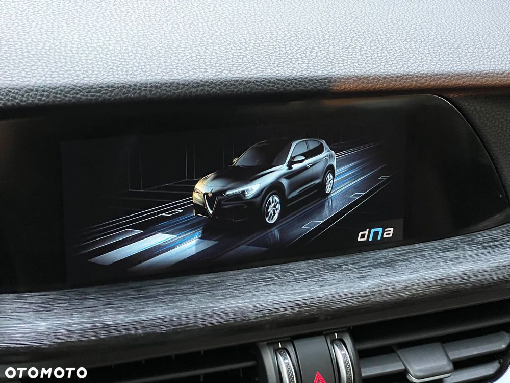 Alfa Romeo Stelvio 2.0 Turbo Sprint Q4 - 26