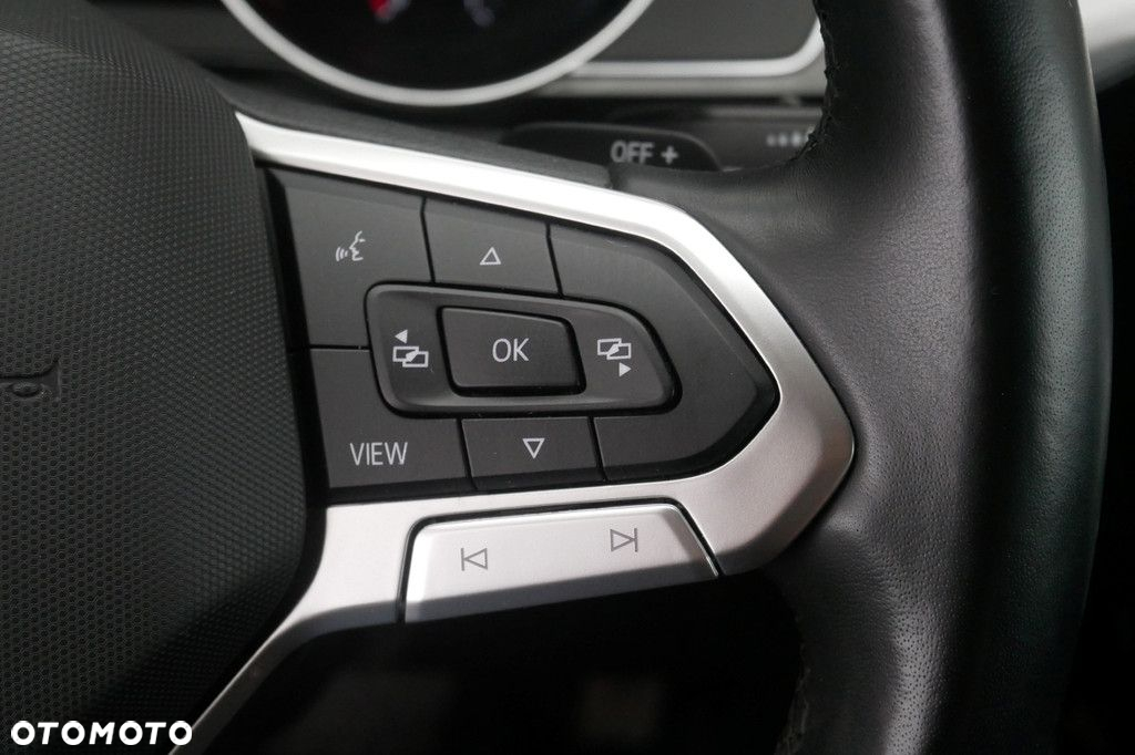 Volkswagen Passat - 21