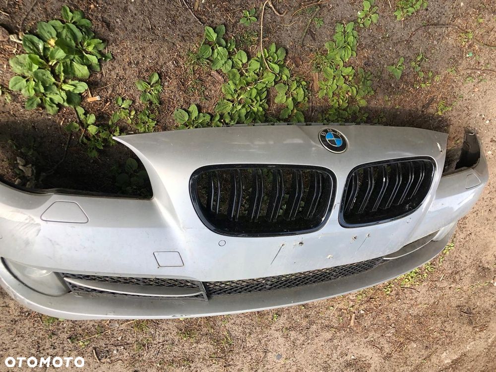 BMW 5 F10 F11 ZDERZAK PRZEDNI PDC srebrny titansilber - 2