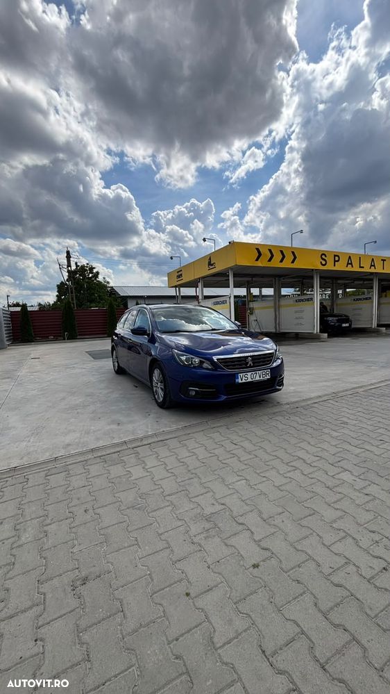 Peugeot 308 PureTech 130 GPF Stop & Start Allure Business-Paket - 13