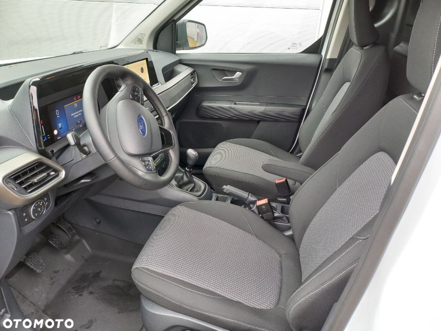 Ford Transit Courier - 9
